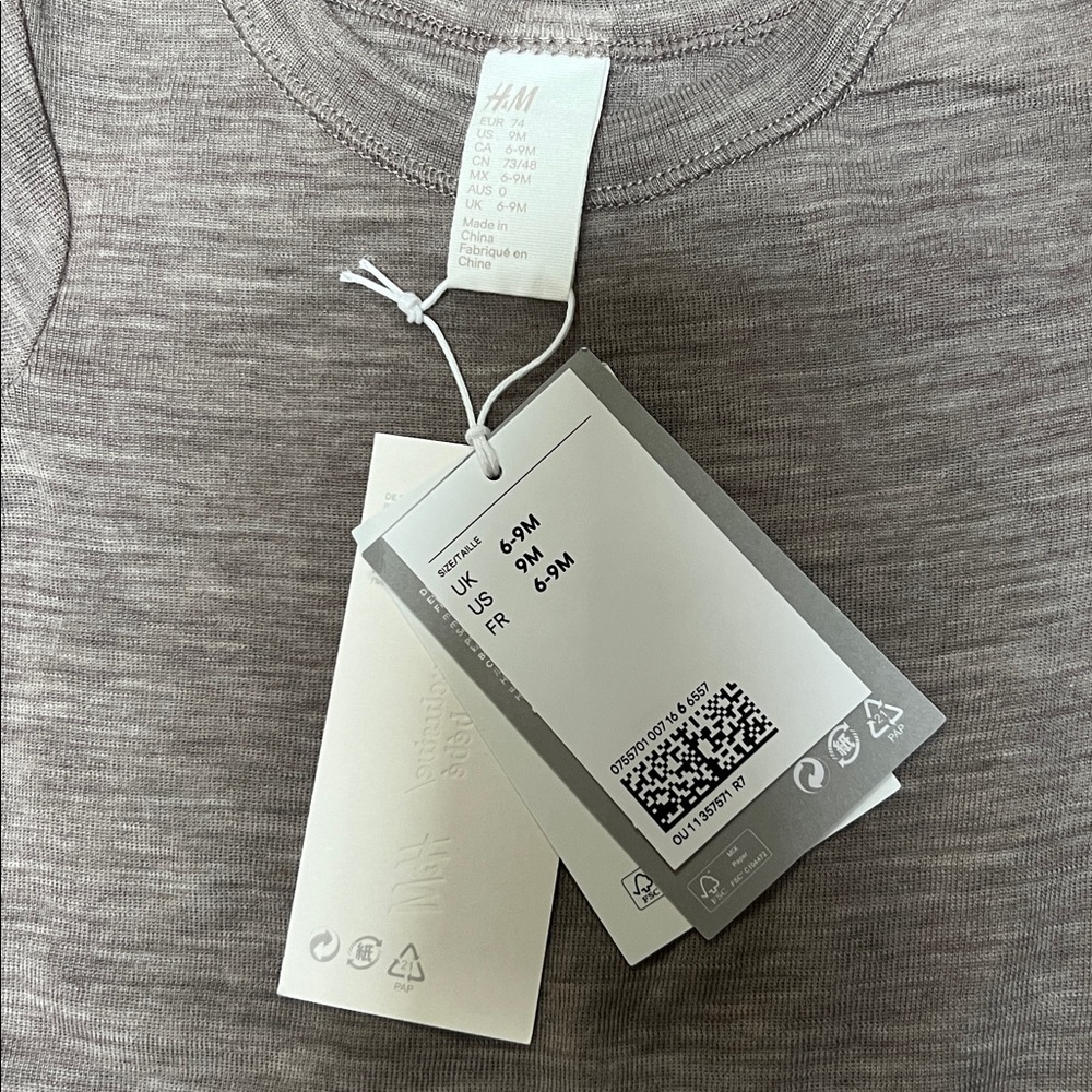H&M onesie - Picture 2 of 2